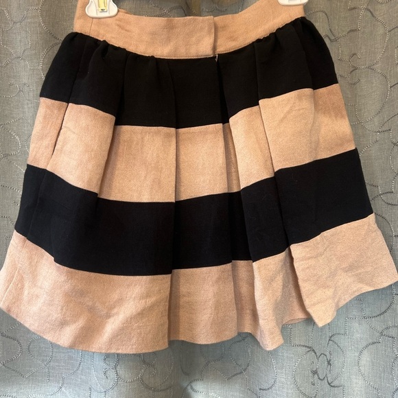 BCBGENERATION Chic Black and Tan Striped Skirt - Picture 4 of 7